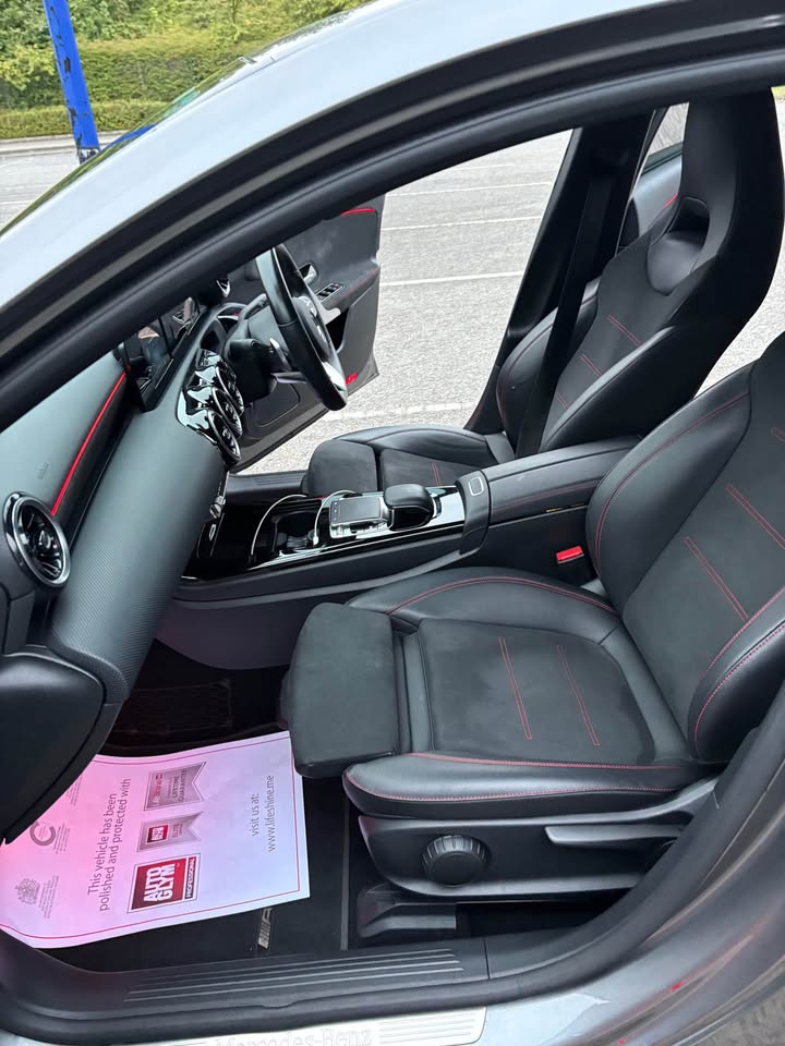 
								2019 Mercedes-Benz full									
