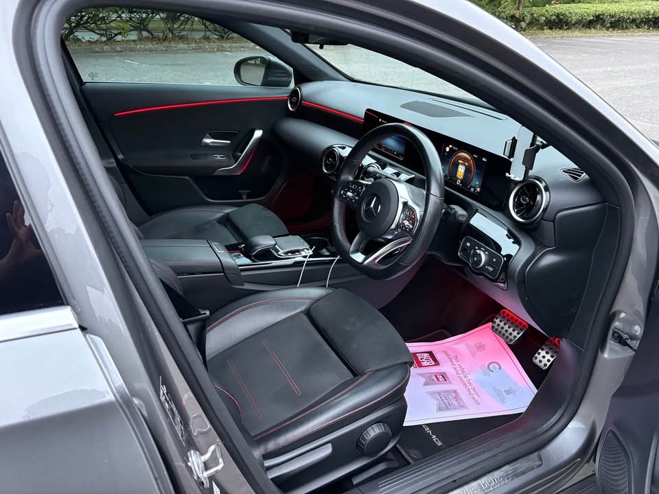 
								2019 Mercedes-Benz full									