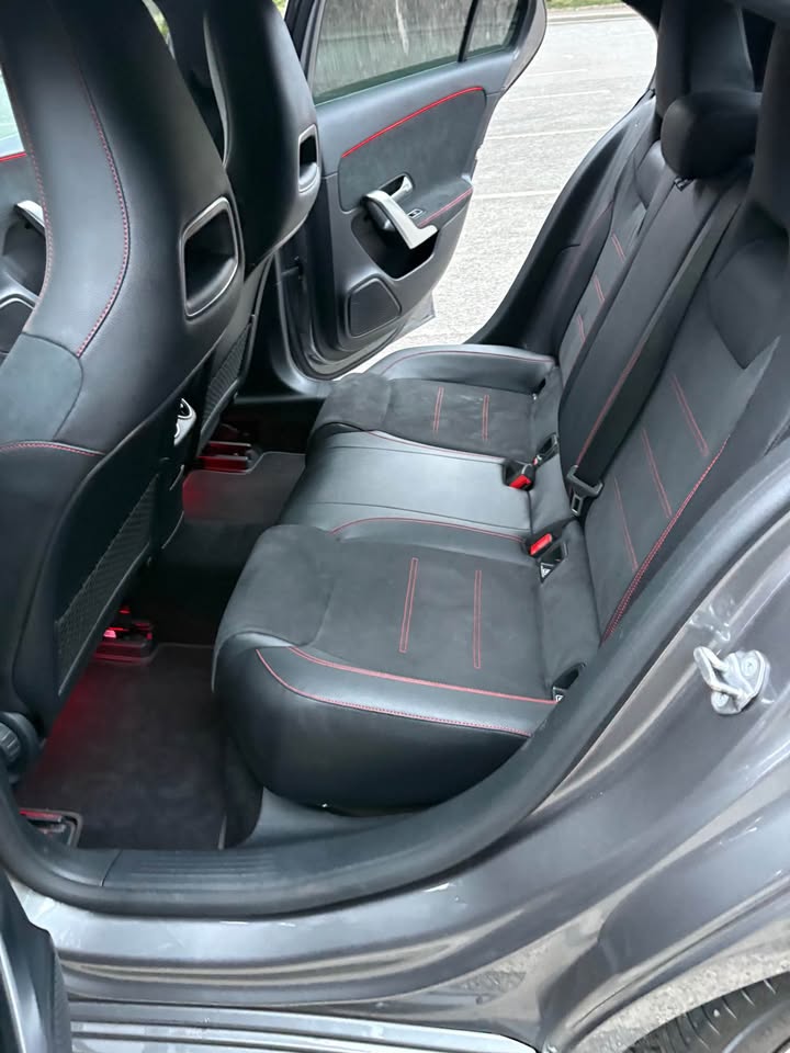 
								2019 Mercedes-Benz full									