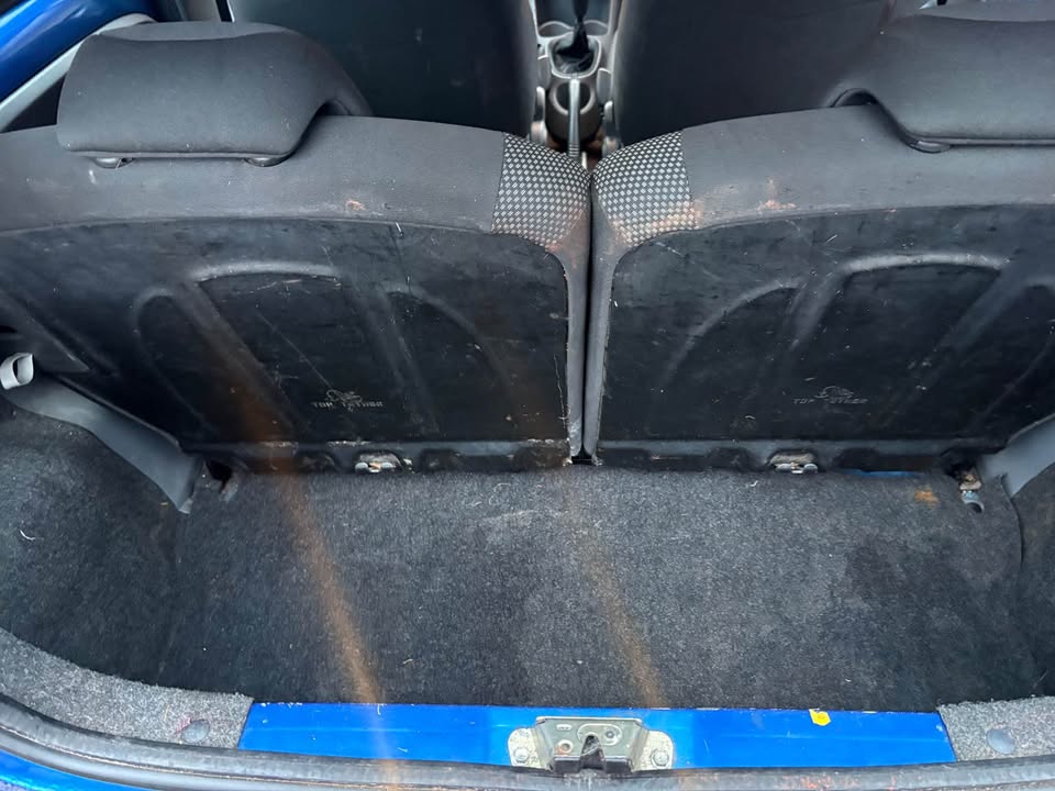 
								2010 Toyota aygo full									