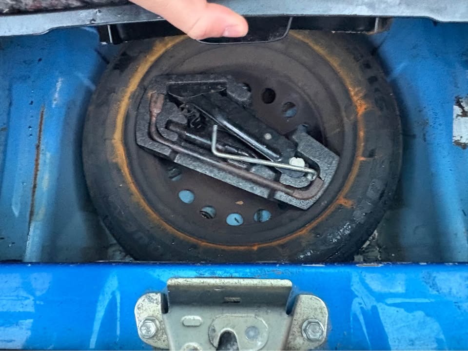 
								2010 Toyota aygo full									