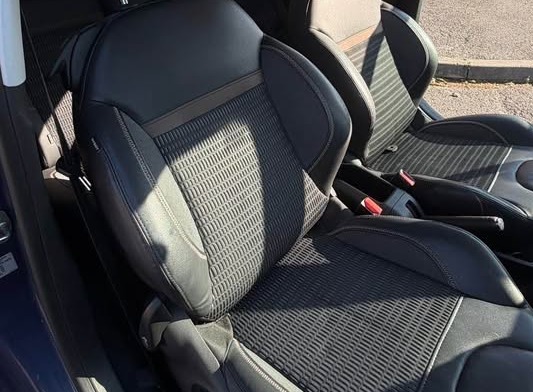 
								2015 Peugeot 208 full									