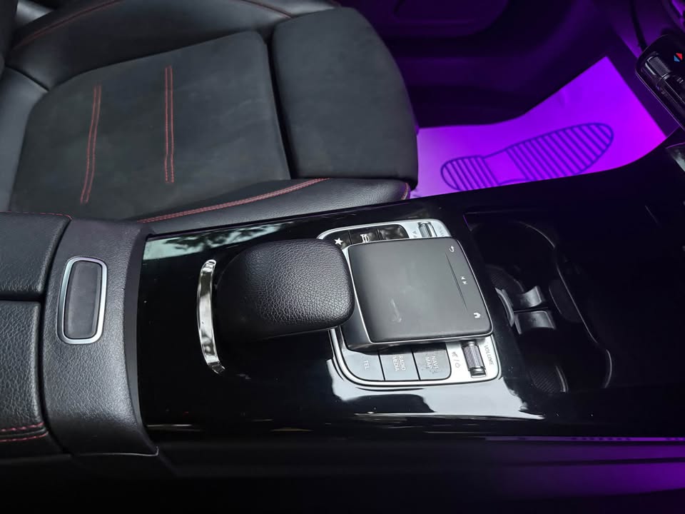 
								2019 Mercedes-Benz a200d premium full									