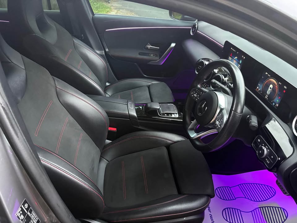 
								2019 Mercedes-Benz a200d premium full									