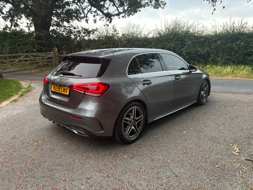 
								2019 Mercedes-Benz a200d premium full									