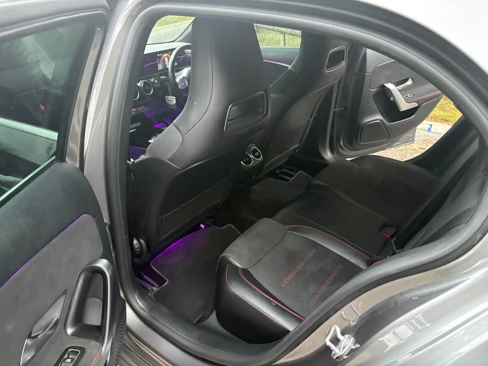 
								2019 Mercedes-Benz a200d premium full									