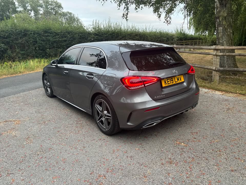 
								2019 Mercedes-Benz a200d premium full									