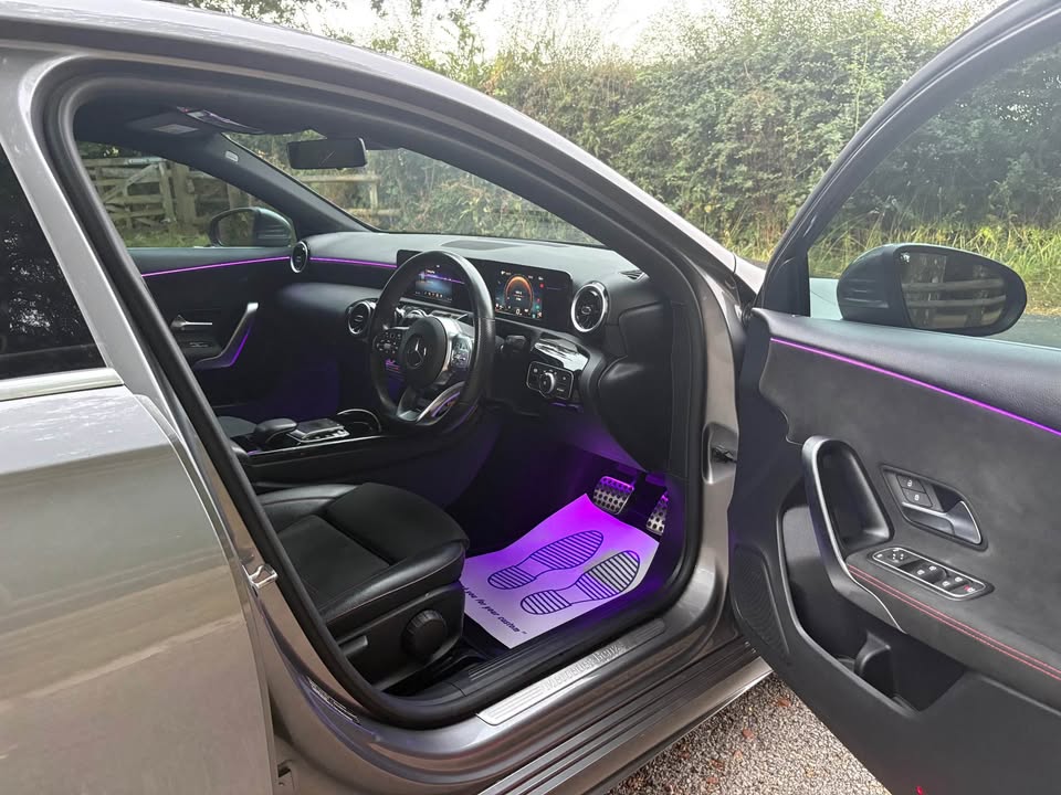 
								2019 Mercedes-Benz a200d premium full									