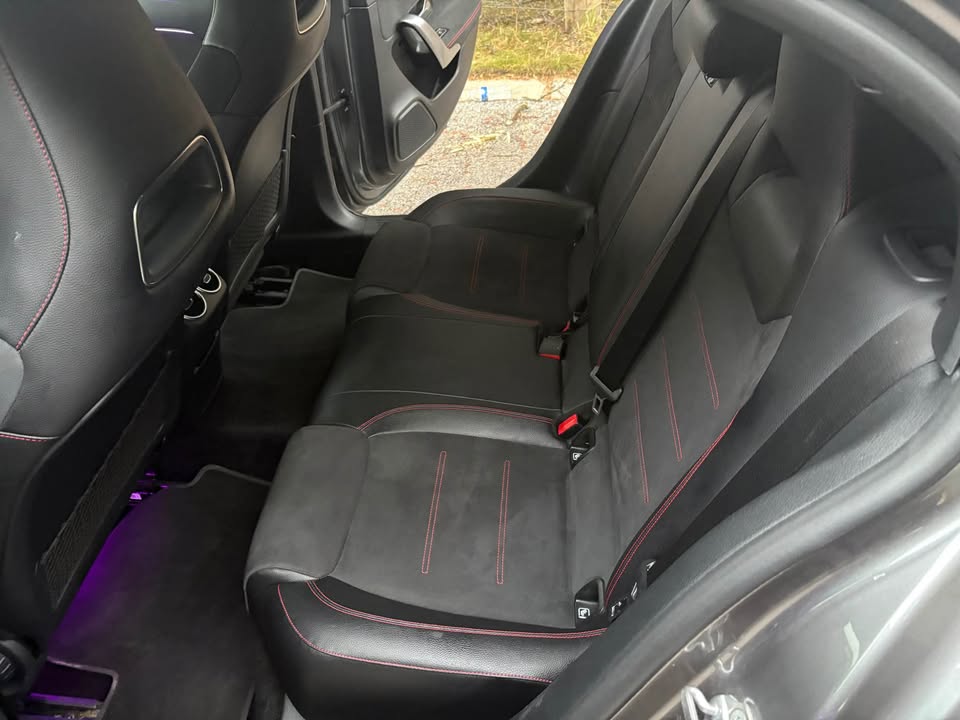 
								2019 Mercedes-Benz a200d premium full									