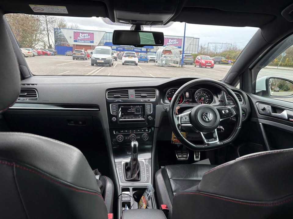 
								2015 Volkswagen golf full									