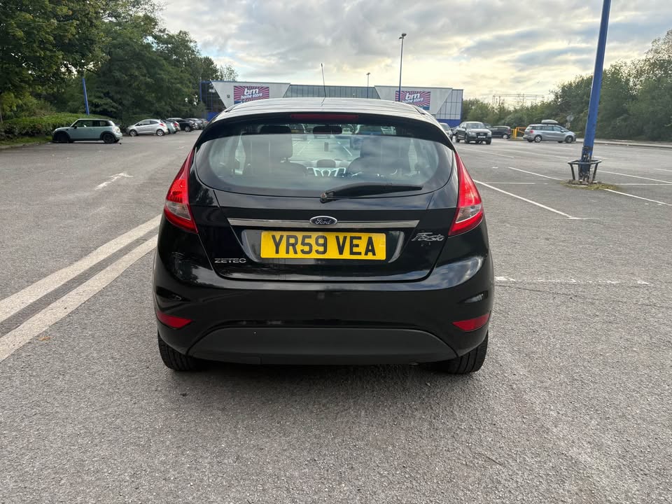 
								Ford Fiesta 2009 full									