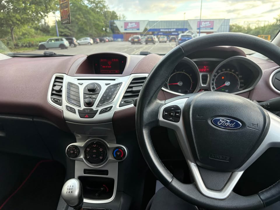
								Ford Fiesta 2009 full									