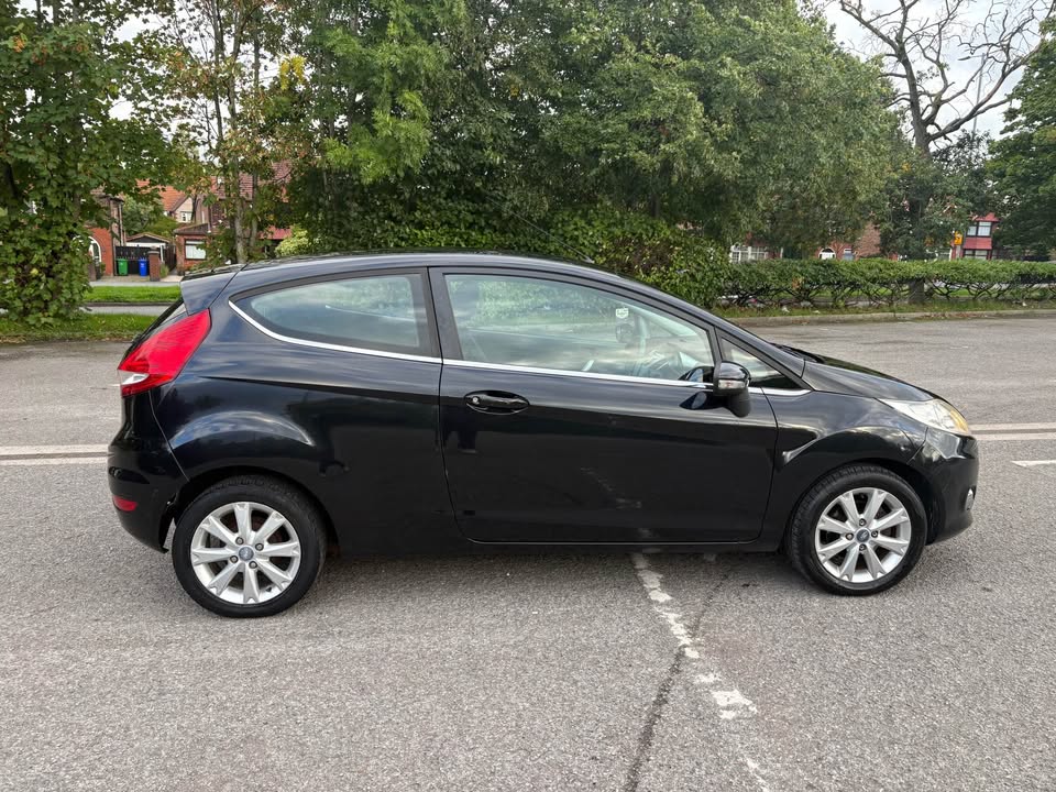 
								Ford Fiesta 2009 full									
