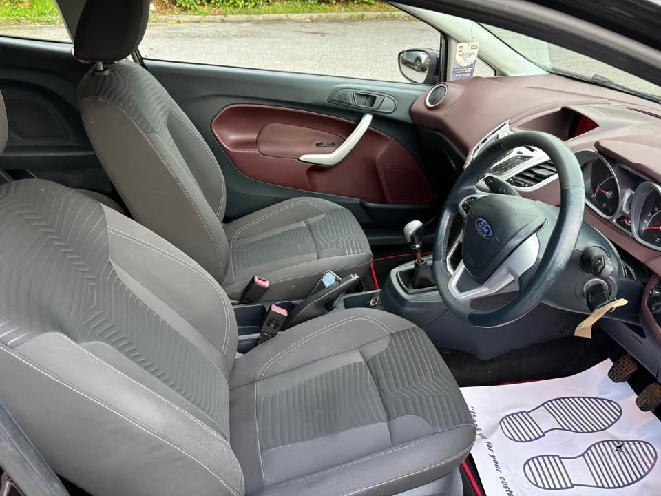 
								Ford Fiesta 2009 full									