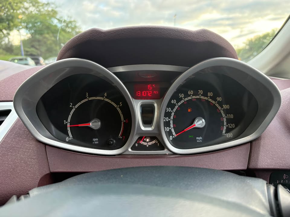 
								Ford Fiesta 2009 full									