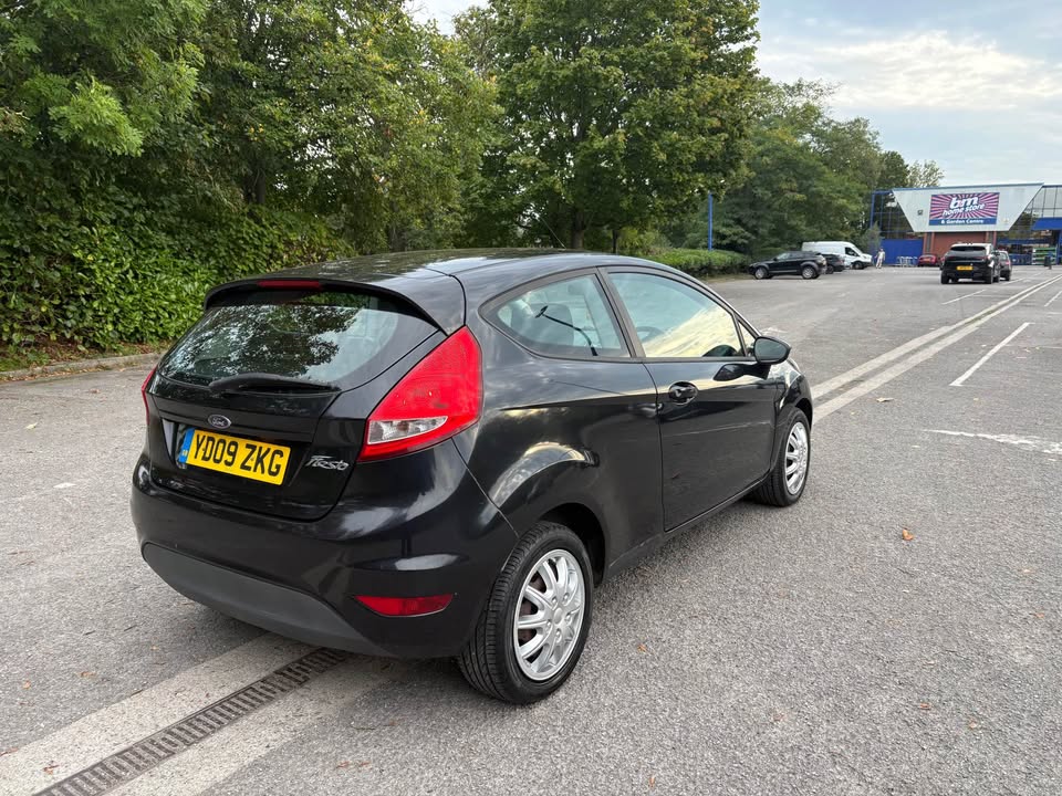 
								2009 Ford Fiesta full									