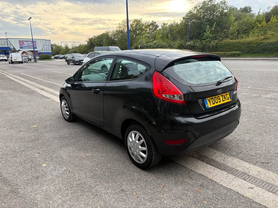 
								2009 Ford Fiesta full									