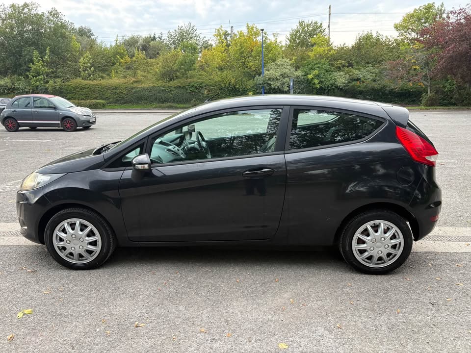 
								2009 Ford Fiesta full									