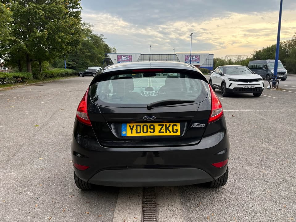 
								2009 Ford Fiesta full									