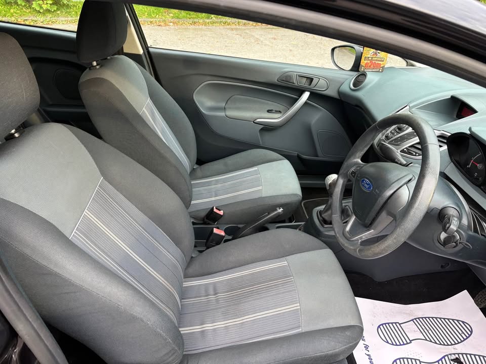 
								2009 Ford Fiesta full									